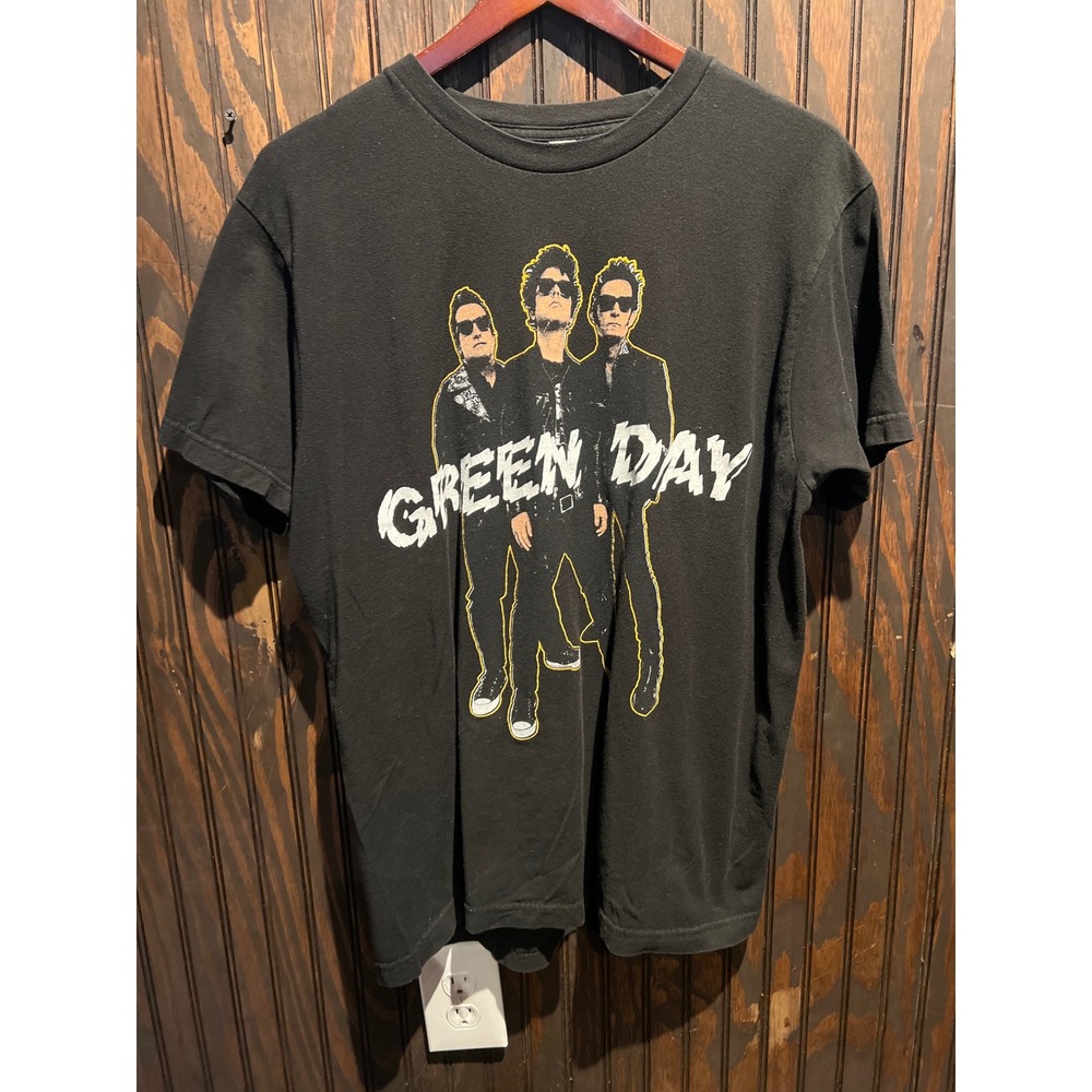Green Day Band Graphic T-Shirt Black Short Sleeve Rock Music Tee Mens L 22x29